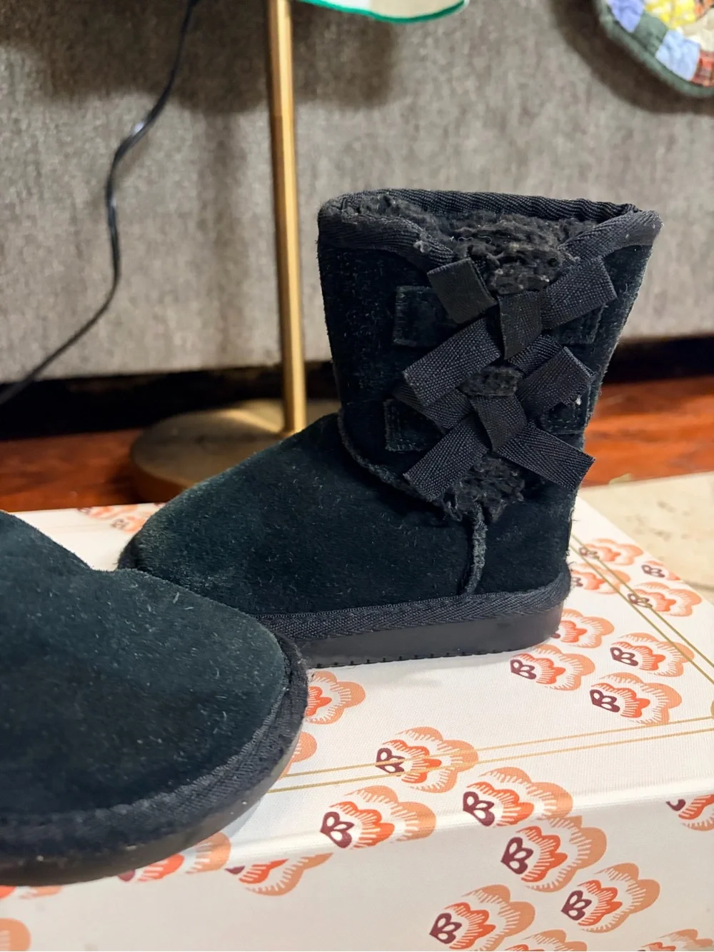 Koolaburra Girls Black Suede Bow Booties
